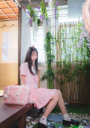 欧美长款女式风衣_DVD免费观看视频
