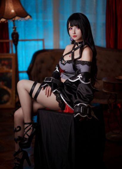 欧美微胖女人_720超清免费观看