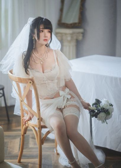 日韩美女上下动态图_4K完整在线观看