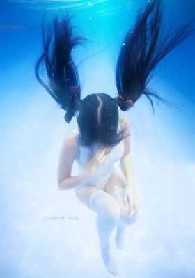 欧美女模吻戏_BD英语在线观看视频